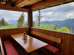 Stoahandhütte inside