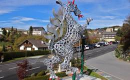 Horseshoe panther in the town center