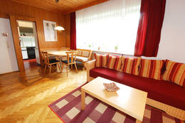 Kitchen and dining room in the Gruber-Erdmann vacation apartment