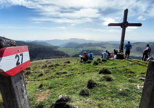 Medium hiking trails / Hiking / Nature park