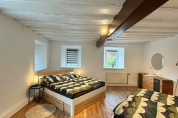 Bedroom with 2 double beds