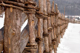 The ribbon fences look very rustic, especially on the alpine pasture