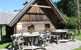 Rest area in front of the Schreinhofermühle