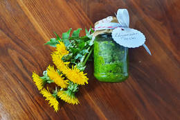 Dandelion pesto ready