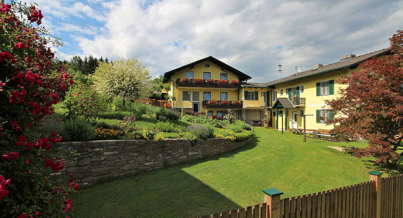 House and outdoor area with the Bleimuth family