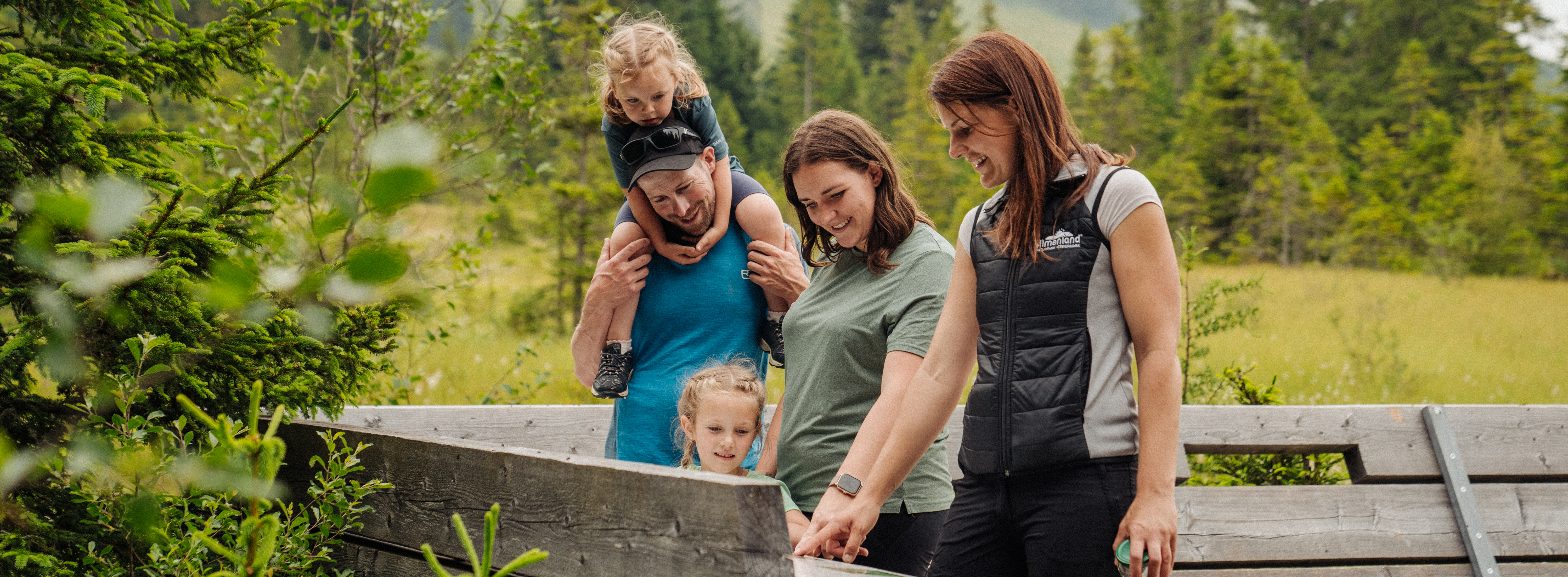 Nature park tour with family in the Almenland Nature Park.