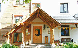 House entrance at the Almenlandhof