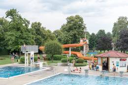 Sports pool, diving pool and water slide at Energie Erlebnisbad Weiz