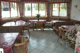 A convivial evening - in the lounge at the Schinnerl