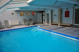 The indoor pool at Pension Elmer