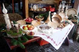 Wooden decorations at the Teichalm Christmas market