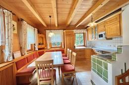 Dining area in the Naintschbauer vacation home.