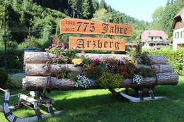 Colorfully decorated wood in Arzberg