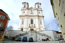 Front of the basilica on the Weizberg