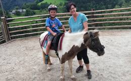 Manager Silvia Willingshofer with riding students