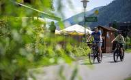 Cycling along the Mur Cycle Path in the municipality of Pernegg an der Mur in the Almenland Nature Park, © Oststeiermark Tourismus, Kurt Elmleitner
