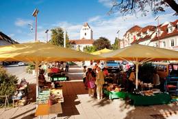 The Weizer farmers' market with the Tabor church