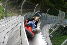 1050 meters of tobogganing fun for young and old on the summer toboggan run in Koglhof