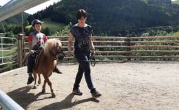 Riding lessons with mini ponies