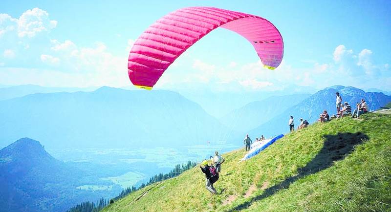 Paragliding, hang gliding