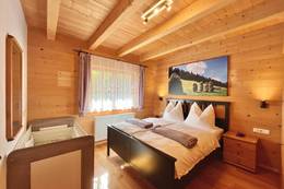 Bedroom in the Naintschbauer vacation home.