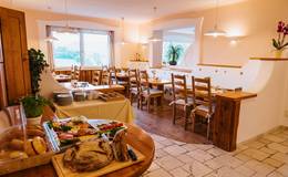 Dining room in the AlmenLandhof
