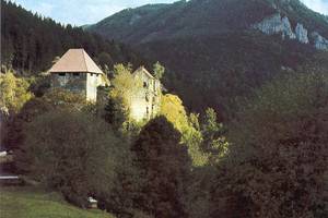 Traditional works are performed at the Burgspiele in Stubegg in Arzberg