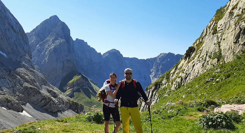 Mindful hiking Michaela and Bernhard