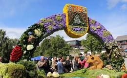 Flower parade of the flower route 2015