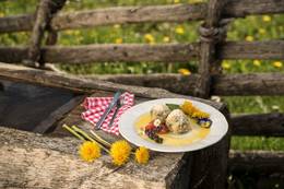 Spring-fresh culinary delights from our hosts.