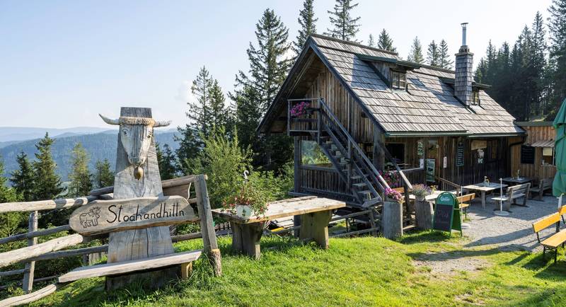Stoahandhütte in the municipality of Breitenau am Hochlantsch in the Almenland Nature Park, © Oststeiermark Tourismus, Kurt Elmleitner