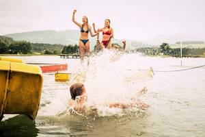Good laughter at the leisure lake in Passail