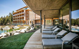 Outdoor relaxation room at the Almwellness Hotel Pierer