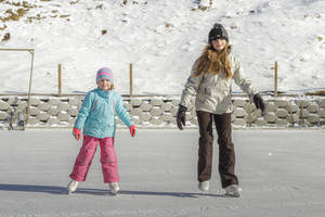 Ice skating at the Karlwirt leisure center