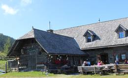 The rustic Stoakoglhütte on the Sommeralm
