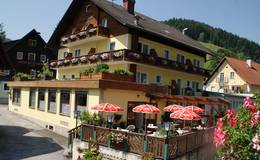 This is the Landgasthof Willingshofer in Gasen.