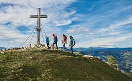 Hike up the Plankogel with the family