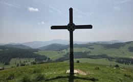 Heulantsch summit cross in the Almenland Nature Park